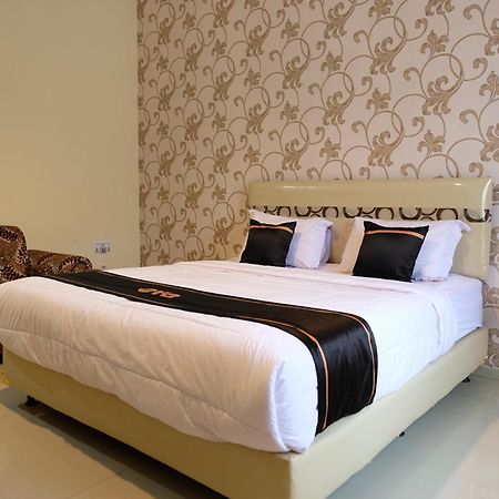 Oyo 1616 Hotel Central City 2 Tanjung Pandan Exteriér fotografie