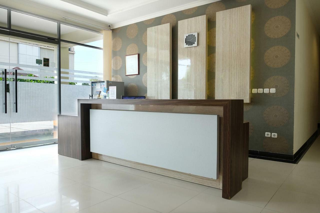 Oyo 1616 Hotel Central City 2 Tanjung Pandan Exteriér fotografie