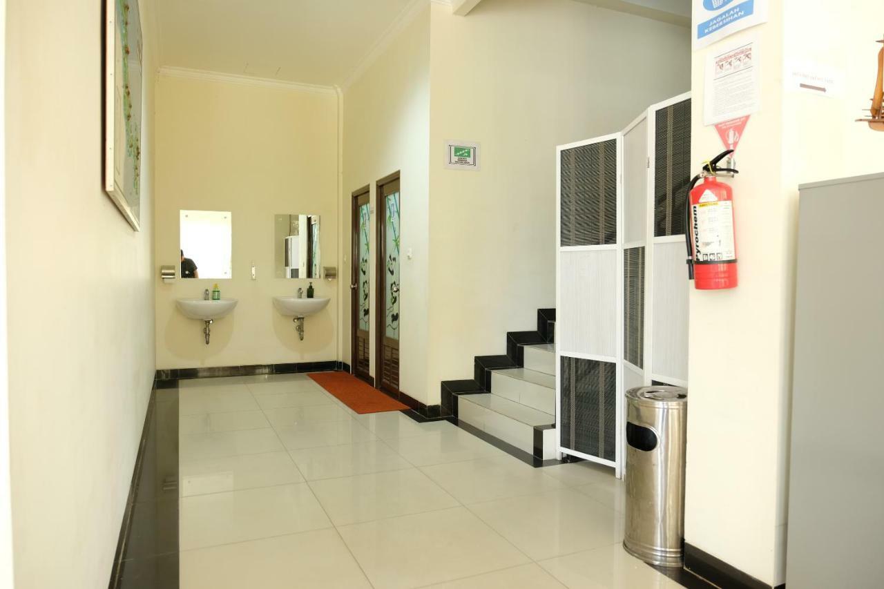 Oyo 1616 Hotel Central City 2 Tanjung Pandan Exteriér fotografie