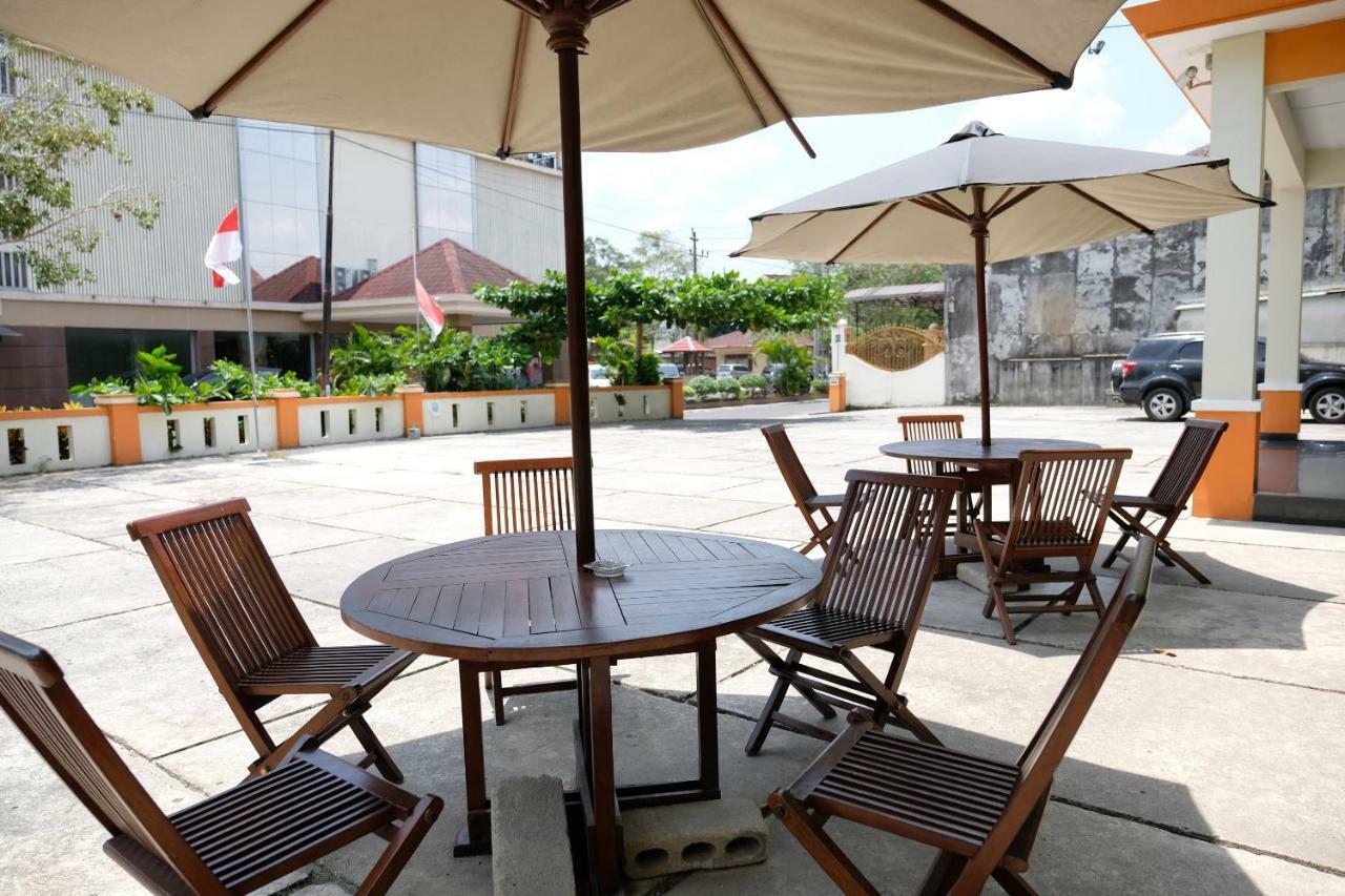 Oyo 1616 Hotel Central City 2 Tanjung Pandan Exteriér fotografie