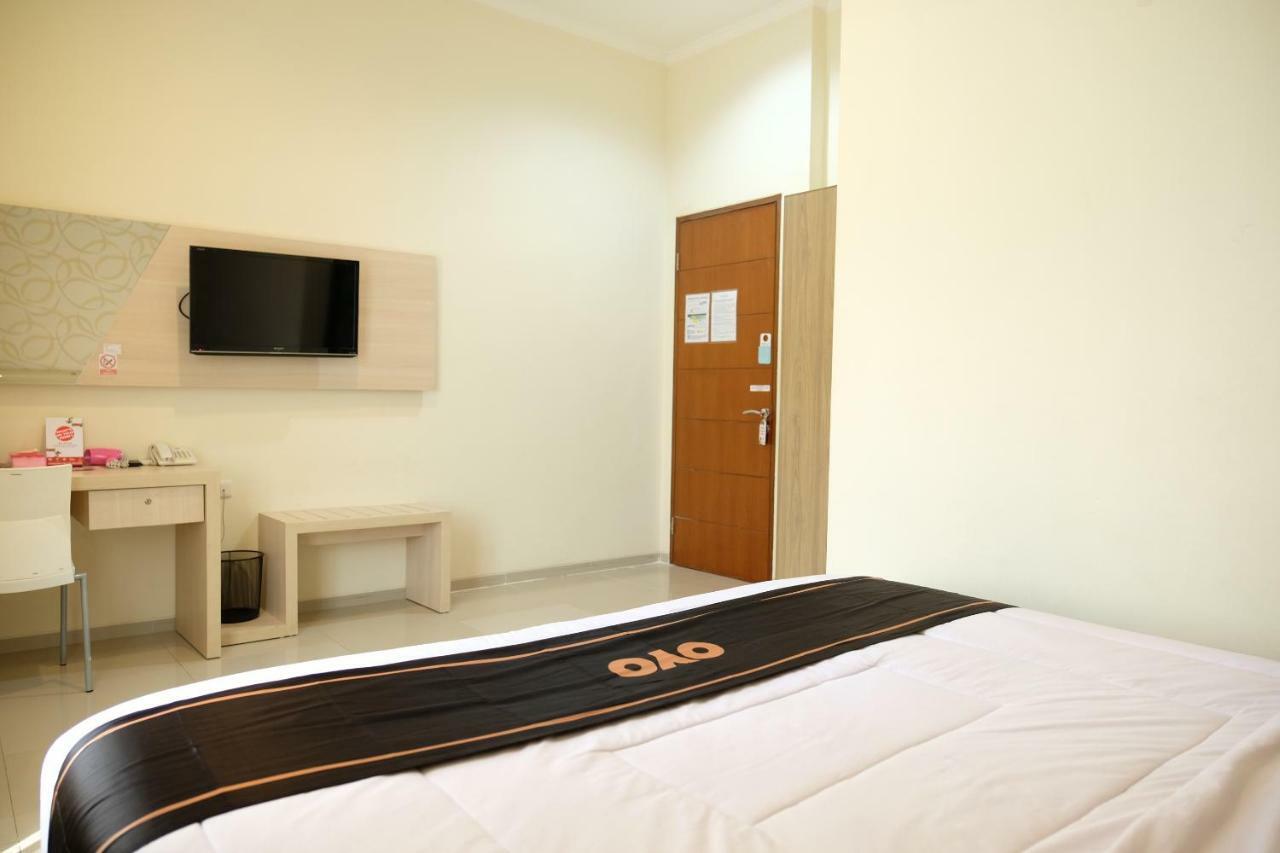 Oyo 1616 Hotel Central City 2 Tanjung Pandan Exteriér fotografie