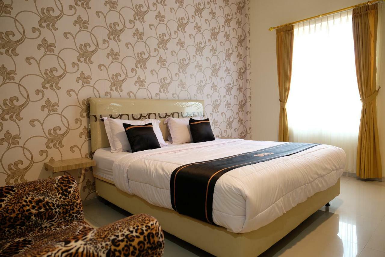Oyo 1616 Hotel Central City 2 Tanjung Pandan Exteriér fotografie