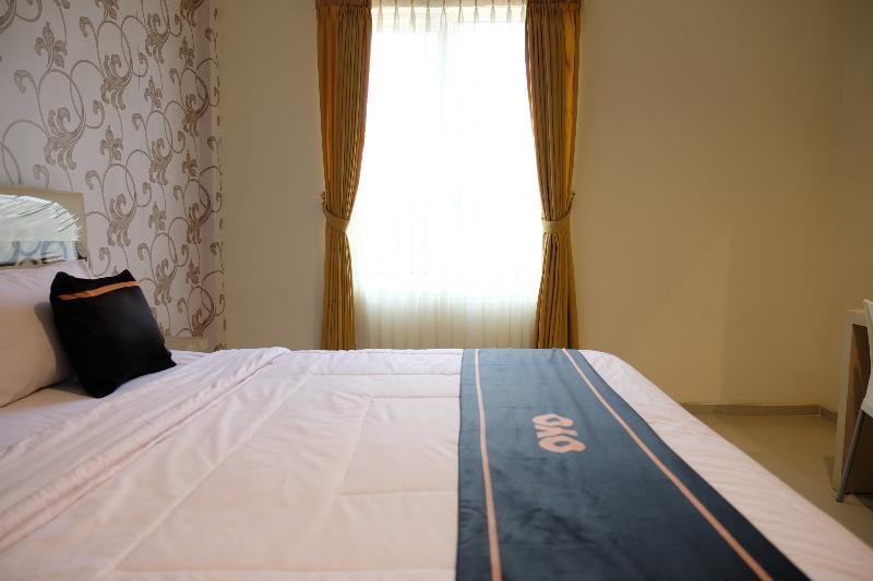 Oyo 1616 Hotel Central City 2 Tanjung Pandan Exteriér fotografie